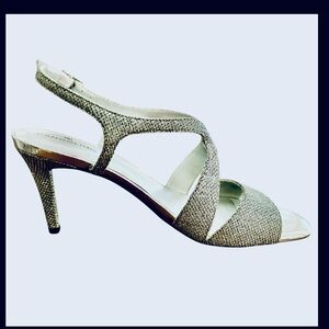 New Bandolingo Elegant Silver Slingback 3.5” Heels nwot size 9